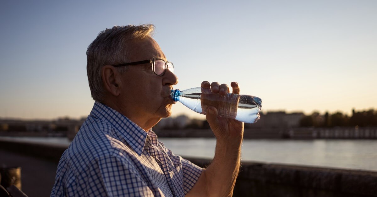 Koľko vody má vypiť dospelý človek za deň?