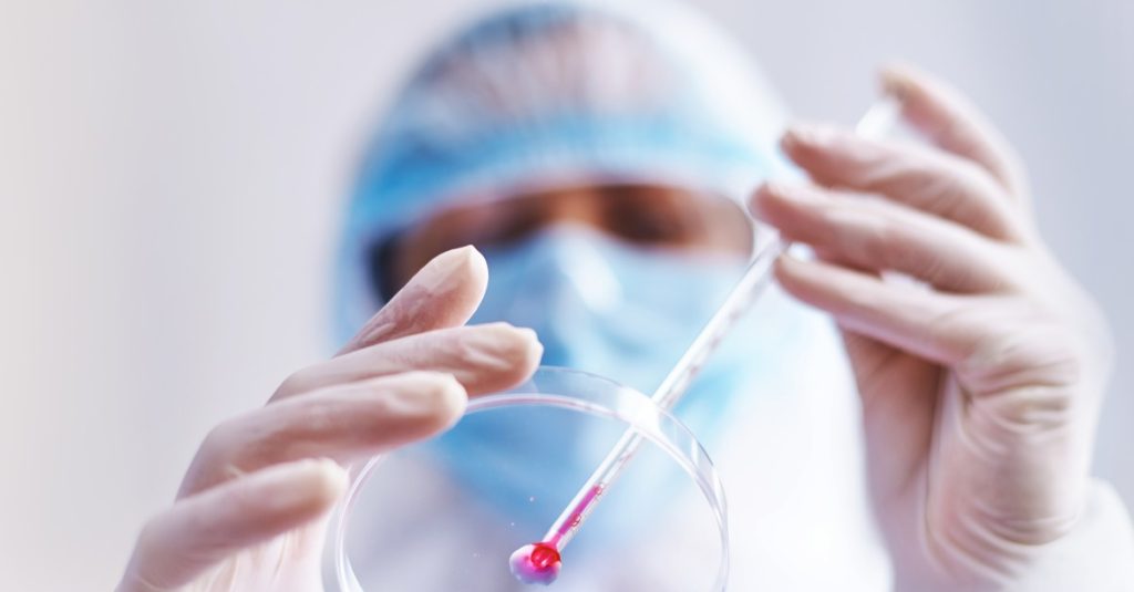 Nemecký imunológ: Variant omikron sa mohol vyvinúť u pacientov s HIV