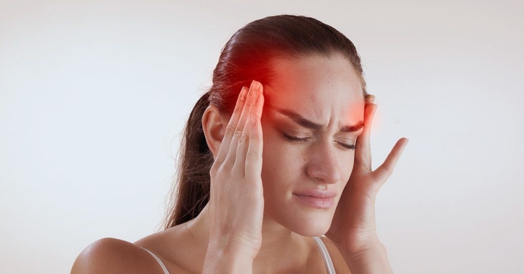 Trpíte migrénou? Dôležité sú faktory, ktoré ju spúšťajú