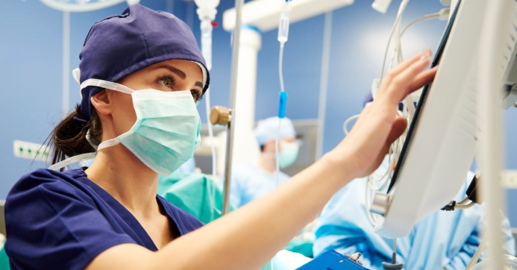 Zdravotnícki asistenti sa premenujú na praktické sestry - asistent