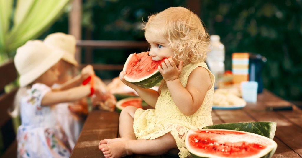 Správne stravovacie návyky detí chránia ich zdravie aj v dospelosti